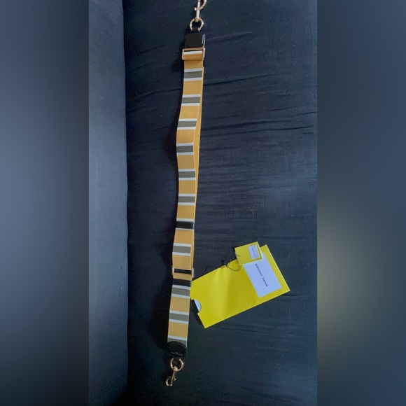 ❌SOLD❌ Marc Jacobs Strap - Picture 4 of 5
